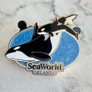 Disney SeaWorld Orlando Orca & Baby Calf Pin